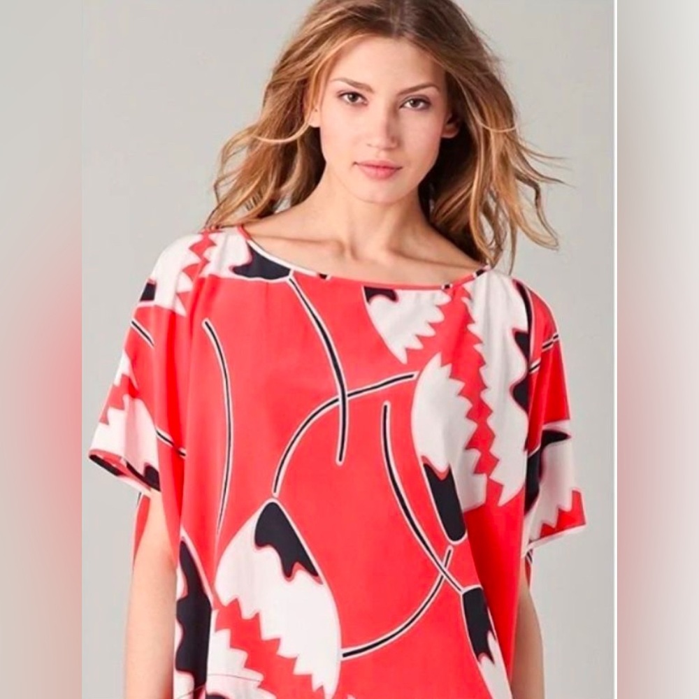 Diane Von Furstenberg Red, White & Black Printed Silk Blouse